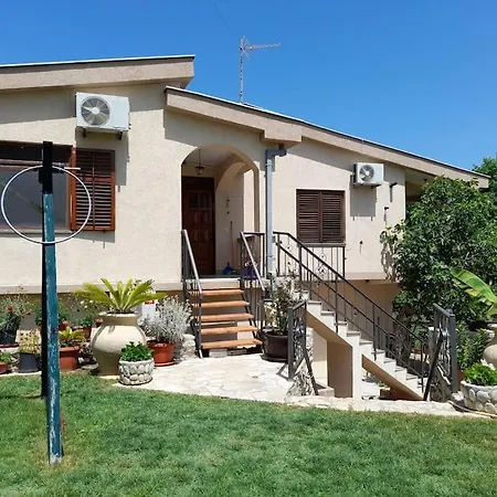 Vila Ada - Oaza Mira I Odmora U Zelenilu Apartment Ulcinj Exterior photo